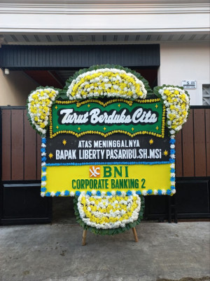 Papan Bunga Duka di Dolok Pardamean